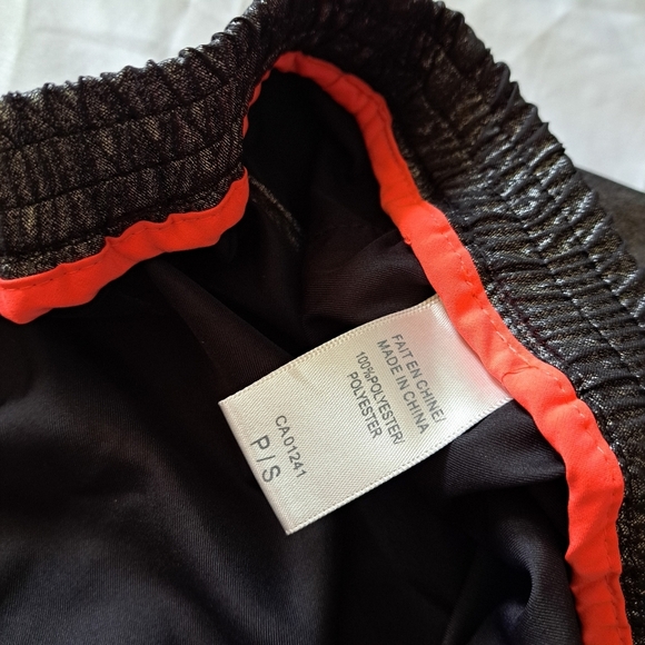 Twik | Silver grey women's short athletic shorts - Picture 5 of 8